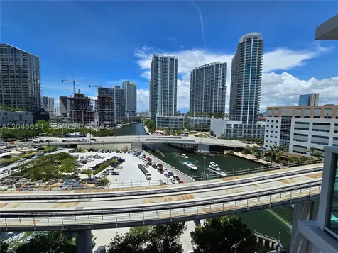 31 SE 5th Miami FL 33131