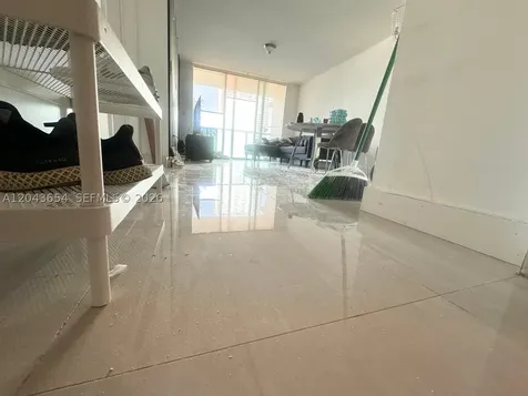31 SE 5th Miami FL 33131