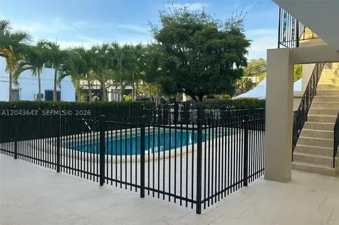 3270 W Trade Avenue Miami FL 33133