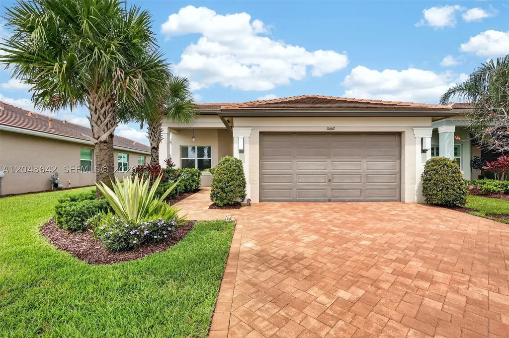 11662 SW Moon River Way Port St. Lucie FL 34987
