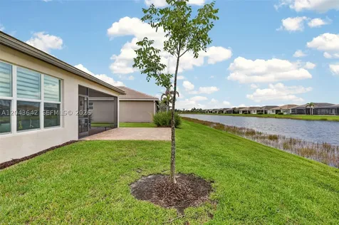 11662 SW Moon River Way Port St. Lucie FL 34987