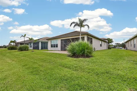 11662 SW Moon River Way Port St. Lucie FL 34987