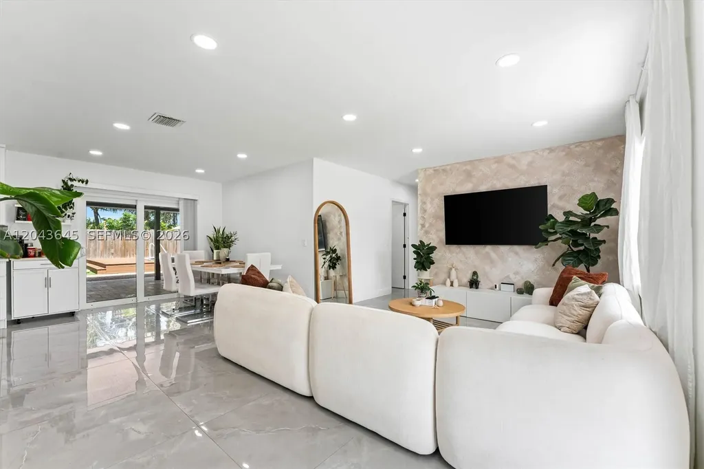 1120 SW 7th Avenue Deerfield Beach FL 33441
