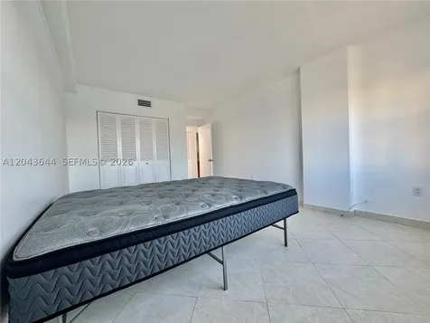 400 Kings Point Drive Sunny Isles Beach FL 33160