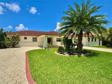 18701 Wentworth Drive Hialeah FL 33015