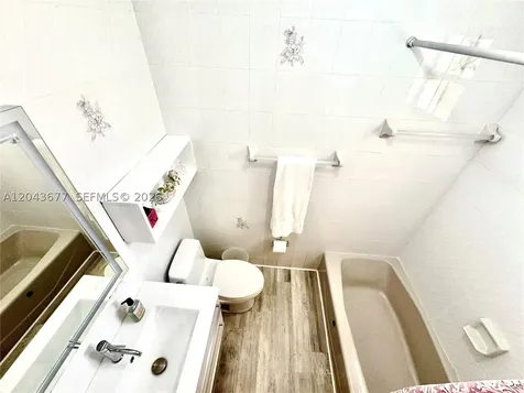 18701 Wentworth Drive Hialeah FL 33015
