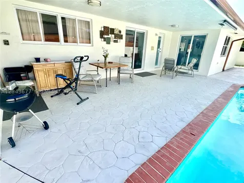 18701 Wentworth Drive Hialeah FL 33015