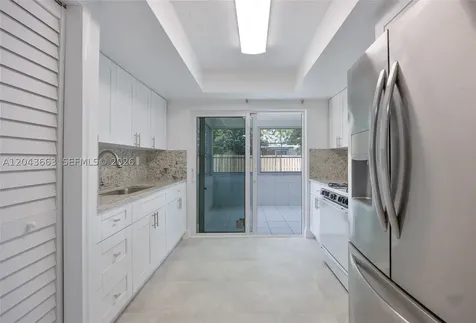 8571 NW 27th Place Sunrise FL 33322