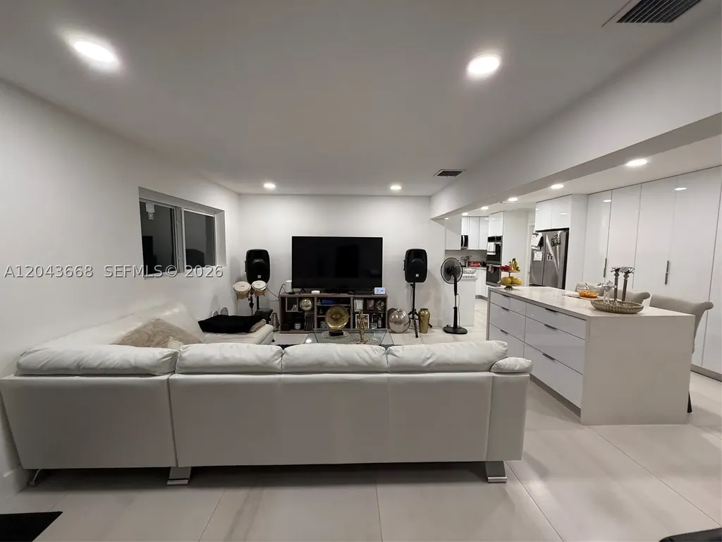 1912 N 42nd Avenue Hollywood FL 33021