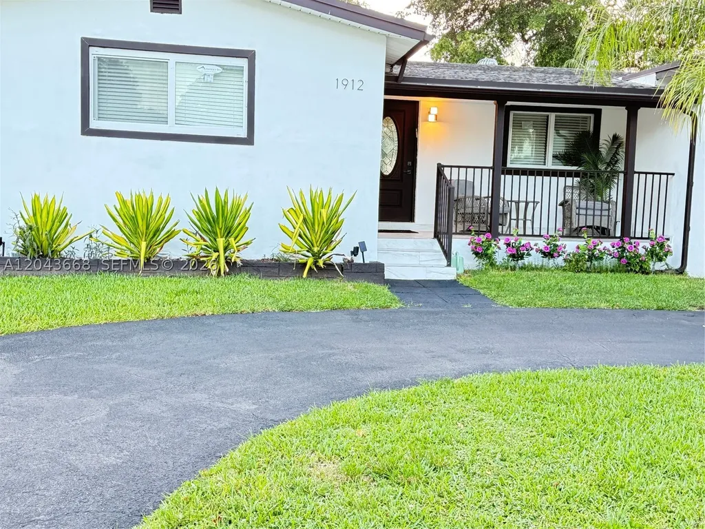 1912 N 42nd Avenue Hollywood FL 33021