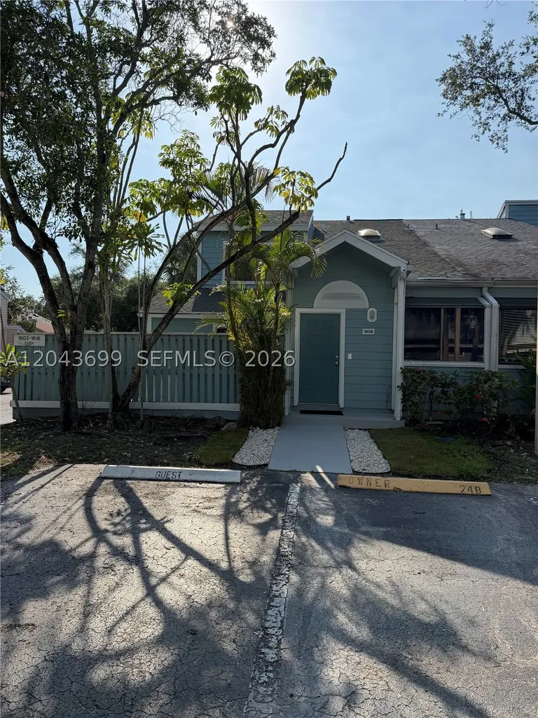 1808 Runners Way North Lauderdale FL 33068