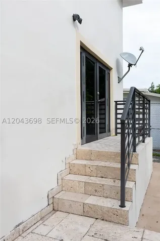 4538 SW 1st Street Miami FL 33134