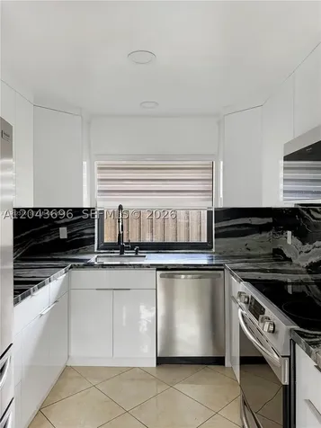 6012 NW 172nd Terr Circle Hialeah FL 33015