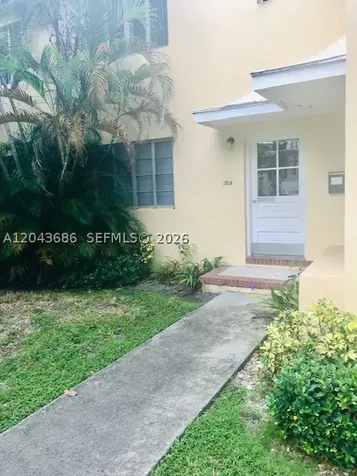 1008 E Ponce De Leon Boulevard Coral Gables FL 33134