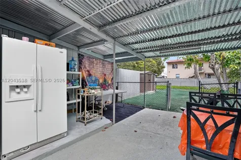2815 NW 14th Street Miami FL 33125
