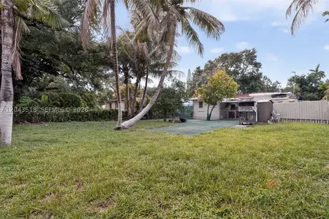 2815 NW 14th Street Miami FL 33125