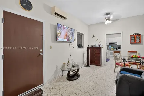 2815 NW 14th Street Miami FL 33125