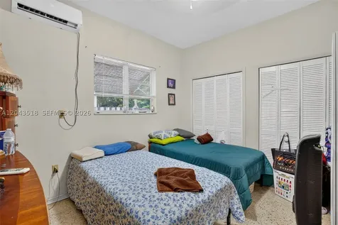 2815 NW 14th Street Miami FL 33125