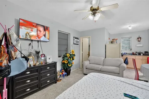 2815 NW 14th Street Miami FL 33125