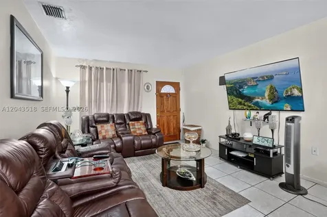 2815 NW 14th Street Miami FL 33125