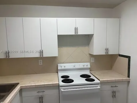 492 NW 165th St Road Miami FL 33169