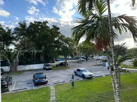492 NW 165th St Road Miami FL 33169