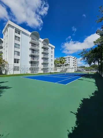492 NW 165th St Road Miami FL 33169