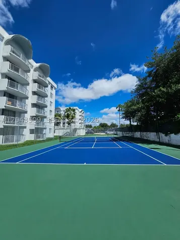492 NW 165th St Road Miami FL 33169