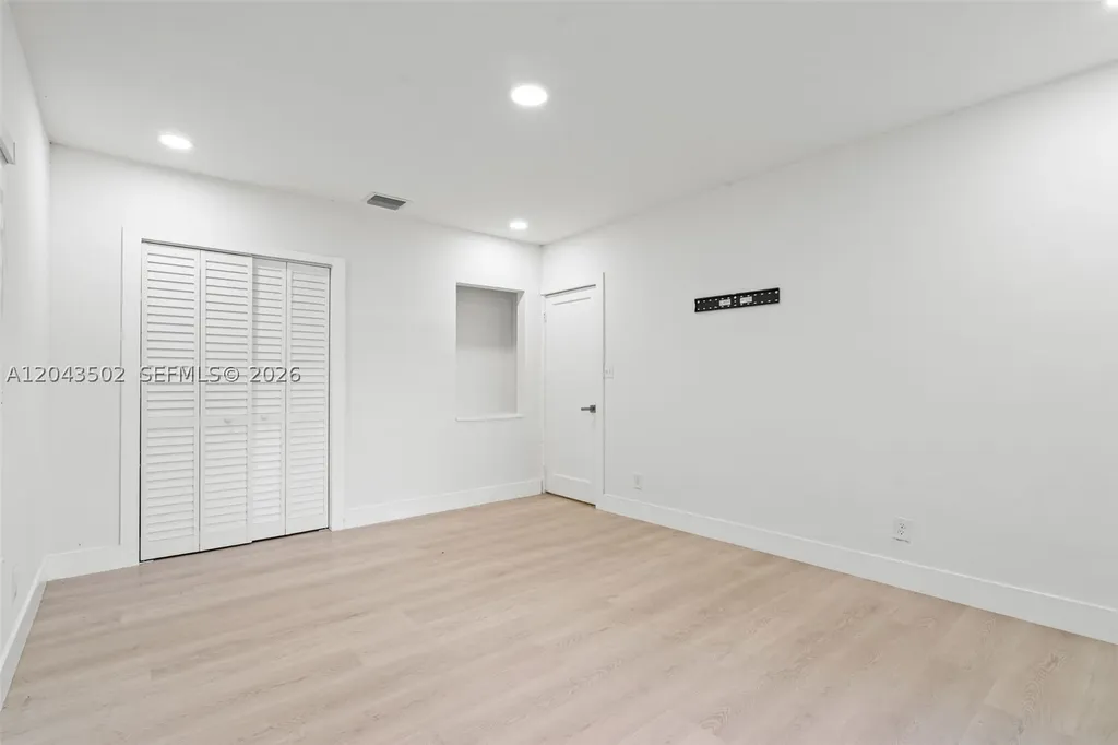 1521 NE 5th Terrace Fort Lauderdale FL 33304