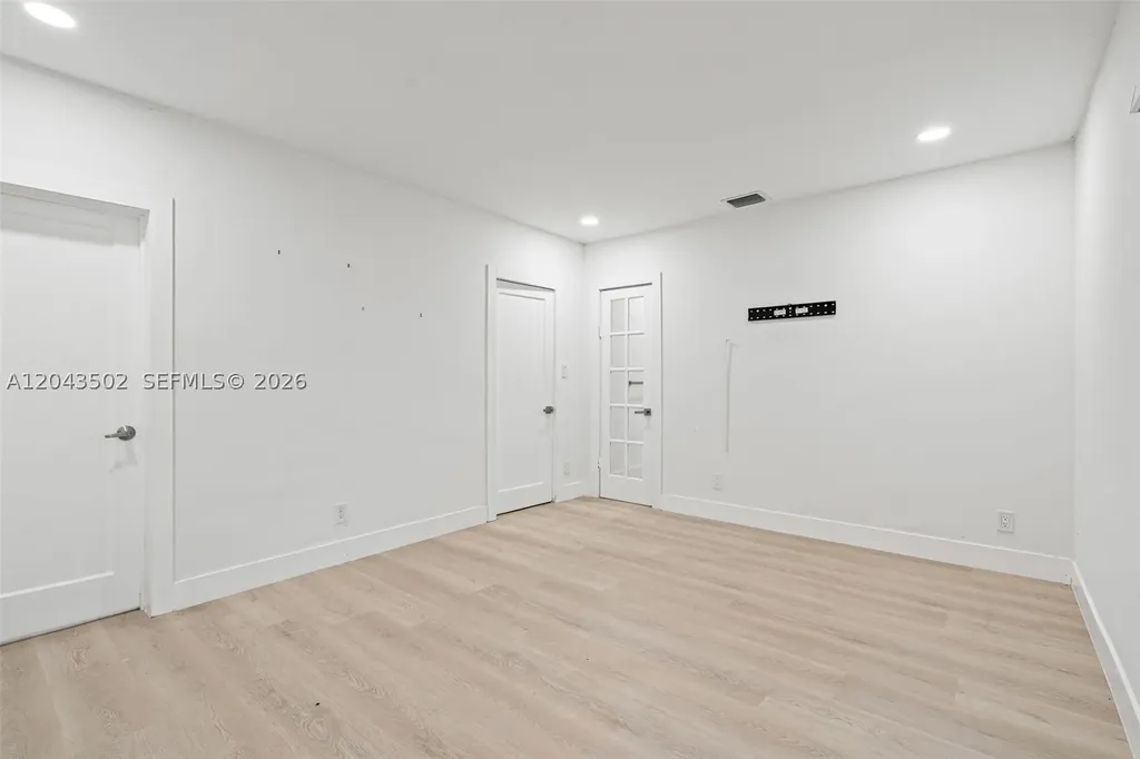 1521 NE 5th Terrace Fort Lauderdale FL 33304