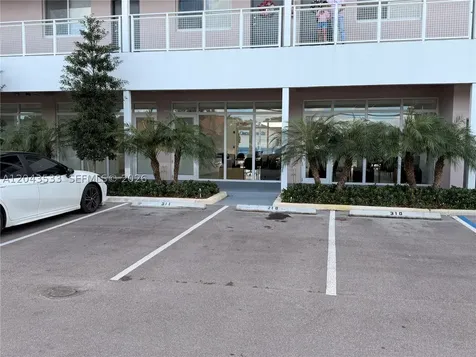 665 E 49 Street Hialeah FL 33013