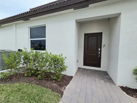 2423 SE 30th Street Homestead FL 33035