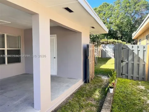 1005 NE 2nd Street Hallandale Beach FL 33009