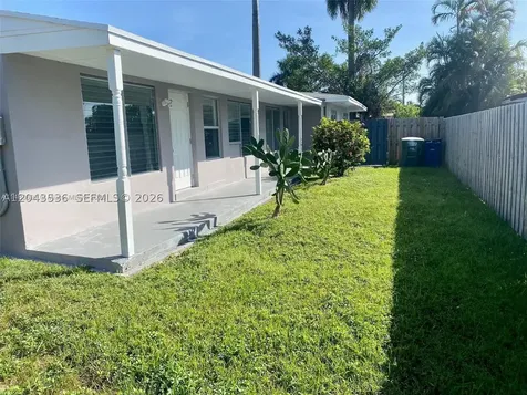1005 NE 2nd Street Hallandale Beach FL 33009