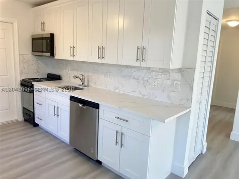 1005 NE 2nd Street Hallandale Beach FL 33009