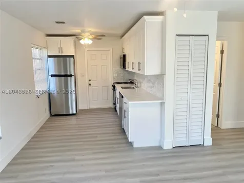 1005 NE 2nd Street Hallandale Beach FL 33009