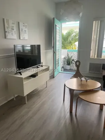 6498 Collins Avenue Miami Beach FL 33141