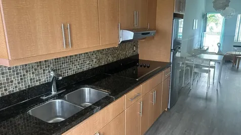 6498 Collins Avenue Miami Beach FL 33141