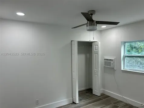 261 NW 49th Street Miami FL 33127