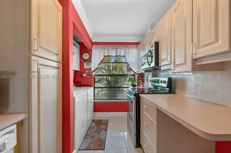 1121 NW 98th Terrace Pembroke Pines FL 33024