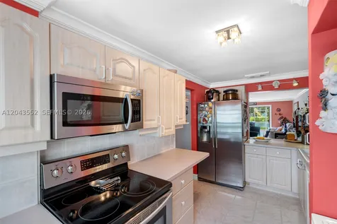 1121 NW 98th Terrace Pembroke Pines FL 33024