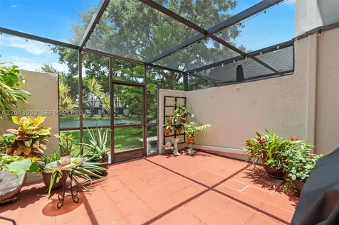 1121 NW 98th Terrace Pembroke Pines FL 33024