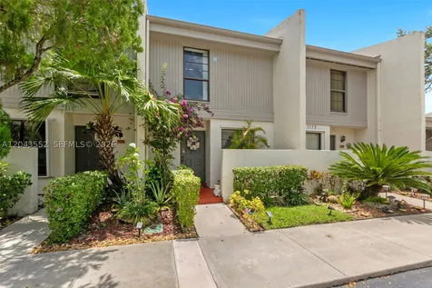 1121 NW 98th Terrace Pembroke Pines FL 33024