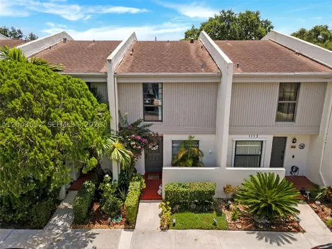 1121 NW 98th Terrace Pembroke Pines FL 33024