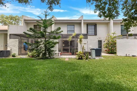 1121 NW 98th Terrace Pembroke Pines FL 33024