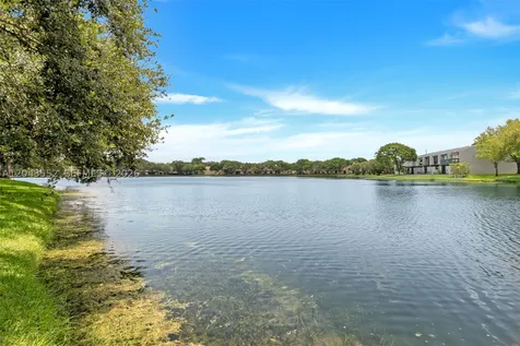 1121 NW 98th Terrace Pembroke Pines FL 33024