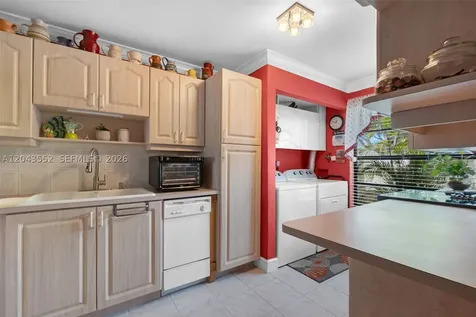 1121 NW 98th Terrace Pembroke Pines FL 33024