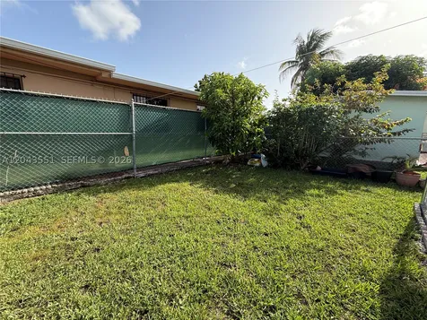 8860 SW 32nd Street Miami FL 33165