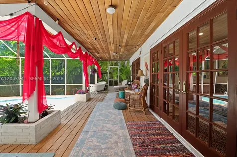 9720 Palmetto Club Lane W Miami FL 33157