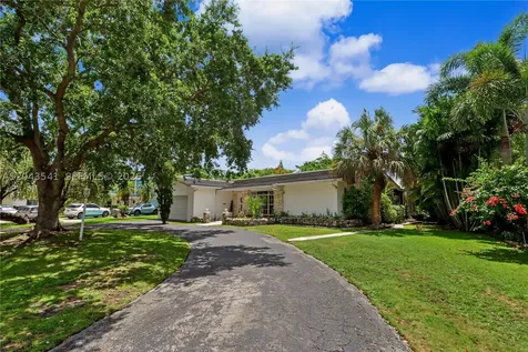 9720 Palmetto Club Lane W Miami FL 33157
